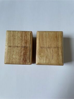 NWOT Brilliant Earth Natural Wood Jewelry Box.